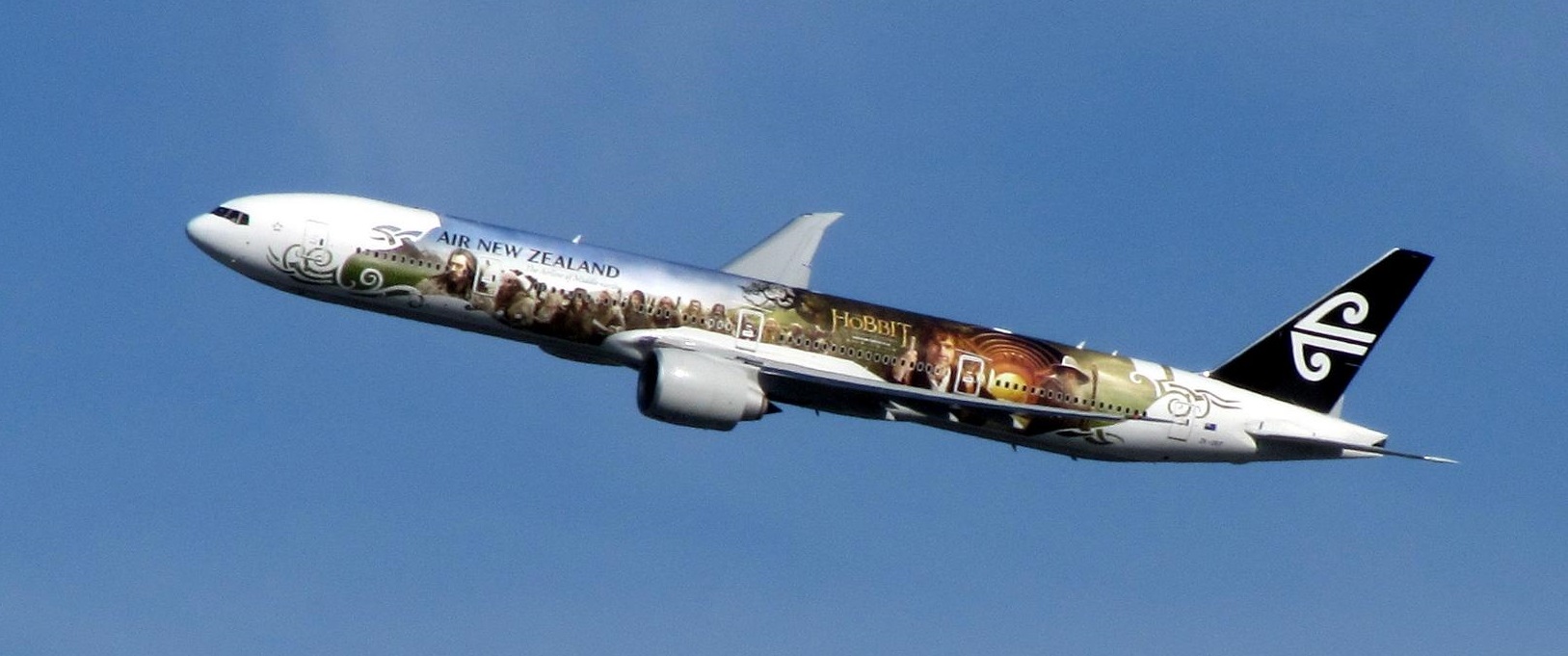 Air New Zealand aircraft with livery of The Hobbit movie