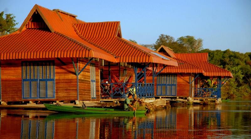 Uacari Lodge - responsible tourism example Brazil